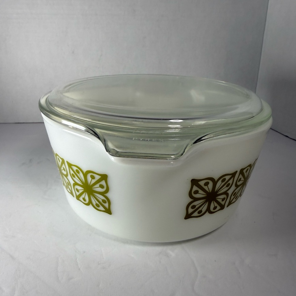 Pyrex Glass Casserole Dish with Lid - Green Pattern - Picture 4 of 12